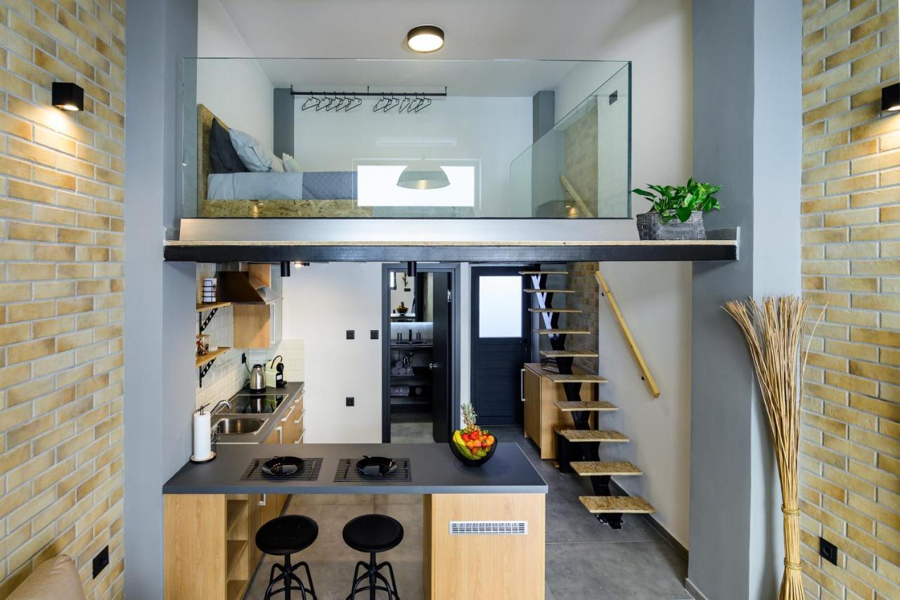 Loft 1 *